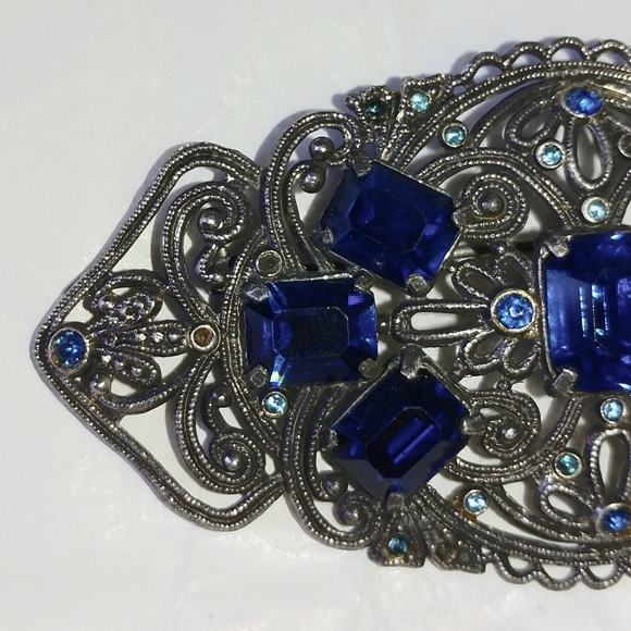 HUGE ART DECO STYLE FILIGREE PIN - ROYAL BLUE GLASS STONES - OVER 3" WIDE - Picture 3 of 8